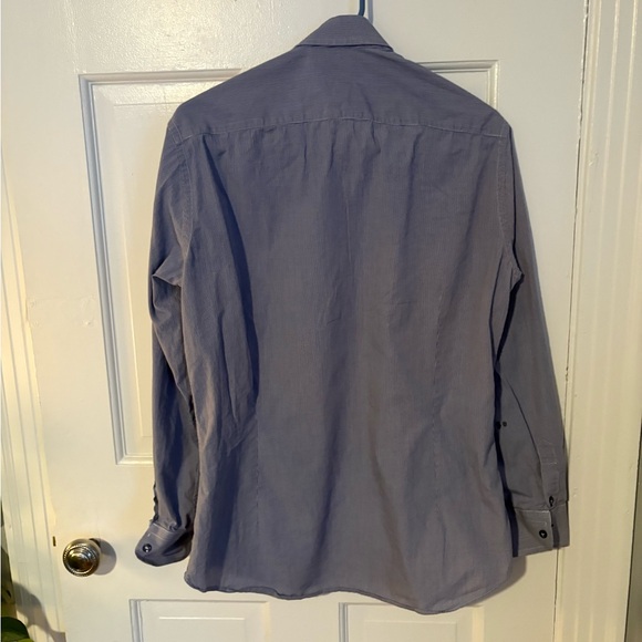 H&M Light Blue Casual Button-Down Shirt - Picture 2 of 3